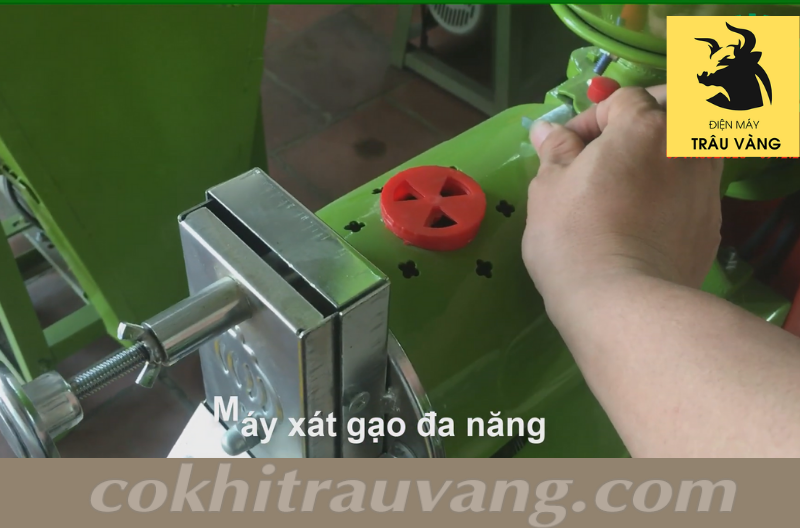 Máy xát gạo đa năng