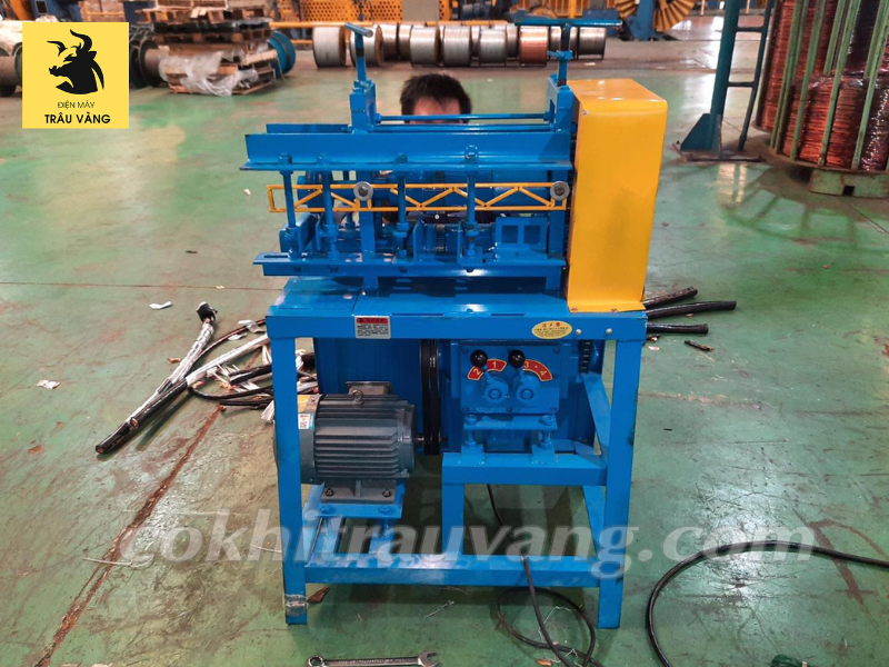 máy tuốt vỏ dây điện